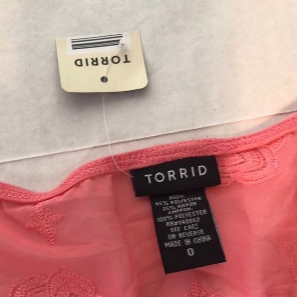 TORRID Short Sleeve Floral Lace Coral Top Size 0 (M) - Picture 10 of 11